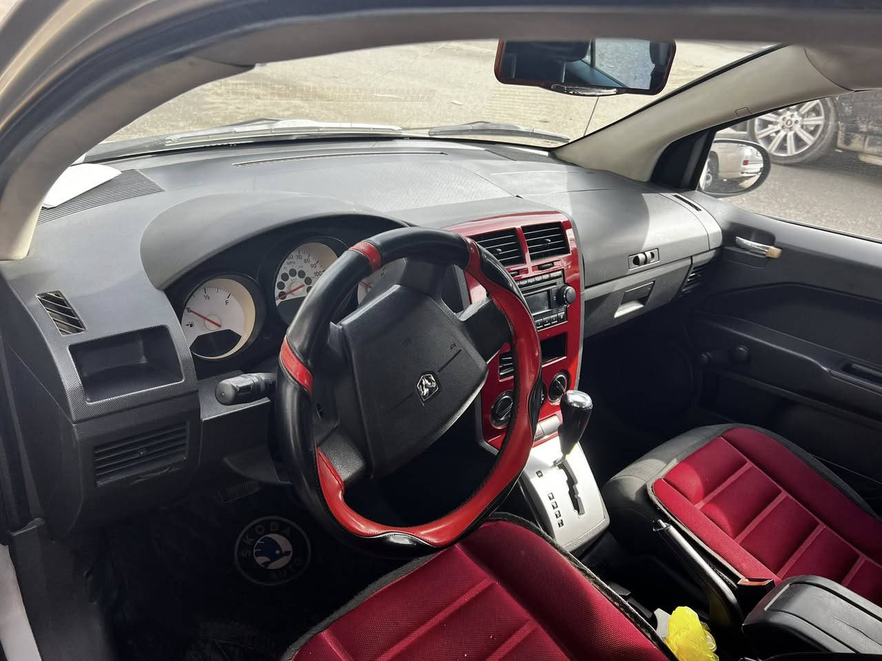 السلام عليكم   دوج كاليبر 2008.                                    محرك 2.4گير محرك كهربائيات كلهن شرط 
السيارة جاهزة مابيهة اي نقص 
الضرر: الجامرلغ اليسار كلير والباب خلف السكن صبغ
تبريد عالسويچ 
المكان كركوك 
رقم الهاتف: ***********
السعر: 65 وبي مجال قليل
