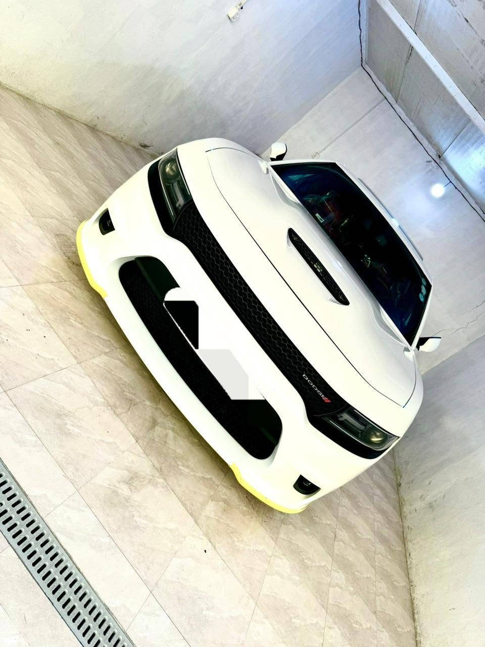 اللون : ابيض ثلجي

الموديل :2019  . (خليجي) . 
العداد : 39 الف كيلو متر 
المحرك : V6 3600
 
المواصفات :
* نسخة  GT  - SUPER TRACK PAK.
* CAR PLAY
* مصابيح أمامية زنون . 
* كشافات الضباب زنون . 
* المصابيح الأمامية مع LED . 
* حساسات . 
* شاشه كبيرة مع نظام ملاحة نفكيشن GPS .
* الشاشة مع اوپشنات SRT . 
* سستم صوت الپاين .
* ويل قياس 20 انج . 
* فتحت سقف (سلايد) . 
* مقاعد جلد رياضية ماروني مطعم باسود 
* مقعد السائق كهرباء 
* تشغيل عن بعد . 
* محدد سرعة . 
* تلفون بلوتوث . 
* كاميرا خلفية .
* مرايا متحسسة للاضاءة العالية .
* كير شفتر بالستيرن . 
* دخول ذكي (بصمة) 

وكالة شركة هارلم للسيارات تريد تحويل بأسمك او وكالة 

رقم اربيل مميز 
مكفولة  (بدي ، محرك ، كير) وحتى درع السيارة من جوه مكفول 
السعر / 310$  
تفيدك السيارة تعال خاص ماتناسبك فدوة الك اعبر المنشور 
للتواصل واتساب واتصال شريحة على الرقم /*********** البصرة, العراق
