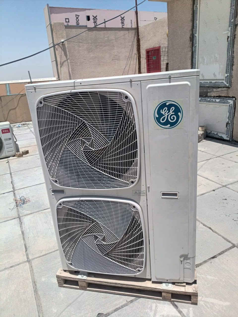 السلام عليكم 
عندي اجهزه كاسيت للبيع مشتغلات ٣ اشهر فقط ٤ طن سنكل موجودات حاليا يشتغلن وغير مفتوحا ت وممكن فحصها موجودات في الكوفي ... السبب الكوفي للبيع للتواصل  *********** او واتس اب *********** الموقع كربلاء نوع السبلت جنرال الكريك  ge
