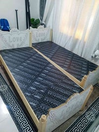 سرير • للبيع • مستعمل