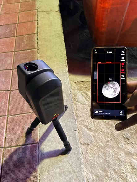 سيستار S50 هو تلسكوب ذكي بأسعار معقولة، يعمل فقط عبر تطبيق هاتف ذكي، يُسهّل التصوير الفلكي الأساسي ويجعله في متناول الجميع. تلسكوب بقطر بوصتين مزود بمستشعر صور من سوني بدلاً من عدسة عينية، يُنتج صورًا عالية الدقة للأجرام السماوية، مثل المجرات والسدم، بالإضافة إلى صور الشمس والقمر. على الرغم من ضعف دقة صوره وقصر عمر بطاريته، إلا أنه يُقدم قيمة رائعة مقابل سعره  إن سعر ZWO البالغ 499 دولارًا أمريكيًا في الموقع طبعا  اني ابيع  بنصف  السعر  ***********
