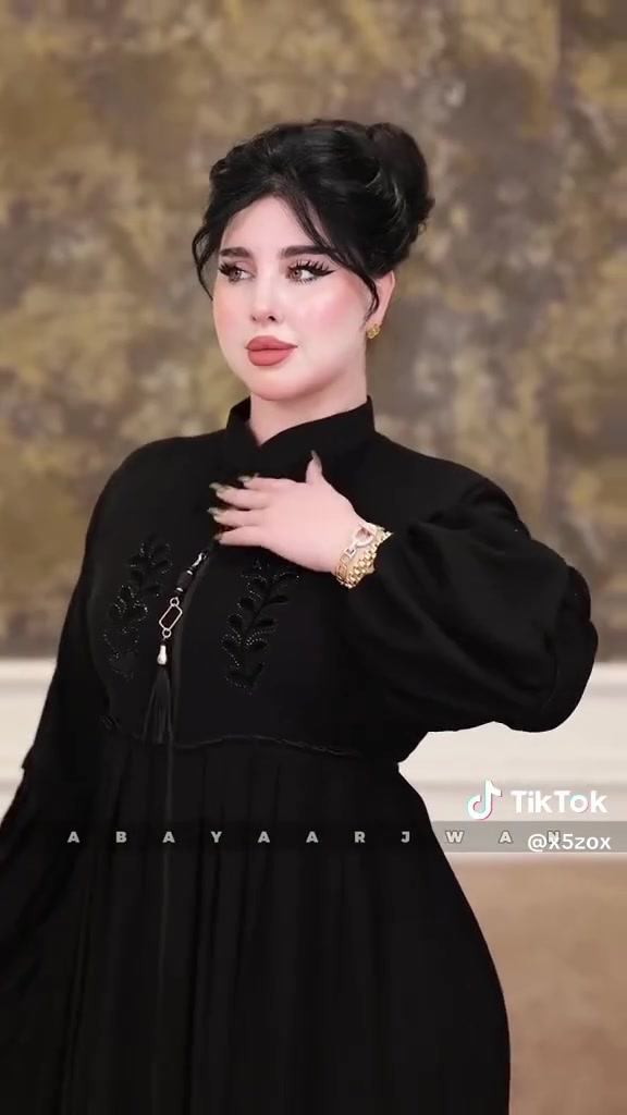 حلويات العيد وصلت من ازياء نيلاي  الاسعار جدا مناسبه للتواصل واتساب *********** يوجد خدمه توصيل
