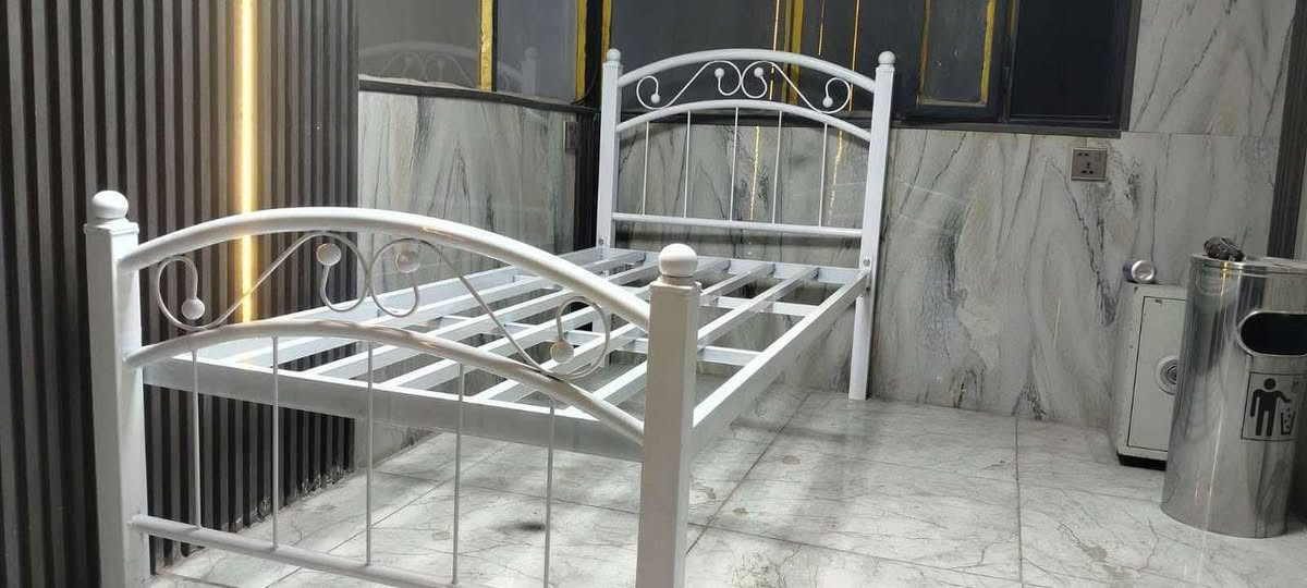 سرير حديد 
القياس 90*190
السعر 90  الف
متوفر خدمه توصيل


**إذا كنت صاحب هذا الإعلان وتريد حذفه لأي سبب، رجاءا أرسل رسالة إلى الدعم الفني**