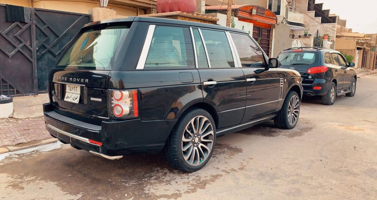 السلام عليكم رانج روفر فوك  موديل 8 محدثه 13 سياره فول مواصفات للاخير مكينه وكير جدد سياره باسمي رقم دولي الجديد اربيل مكاني بغداد السعر 160 سياره جديده خليجي *********** واتساب فقط
