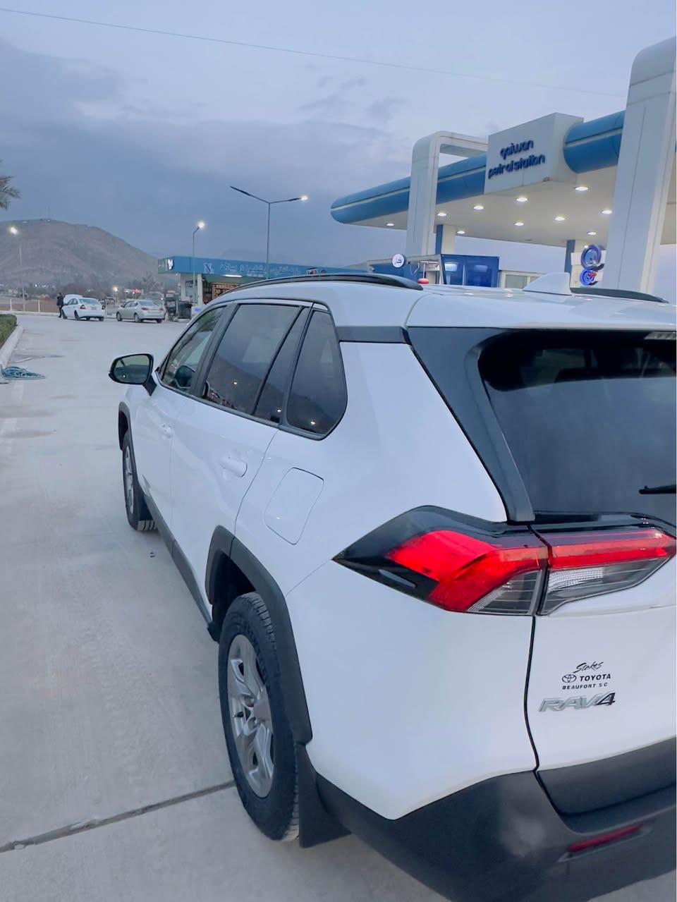 تۆیۆتا راف ڤۆر2024
XLE
ڤول قەپات مواسەفات
تەنها دەبل اکسل نیە
یەک پەلەی بۆیاغە لە بۆنید
بئ ناوگرتن بئ ئارباگ هەمووی سەلامەتە
هیج گڵۆپی دەشبولی پینیە
هەموو کارەبای بەشەرت
لەهەموو لاشەی نوکە قەڵەمی پێوەنیە
بئ تحدیلو شوختو قۆپ
٣٥هەزاررۆشتوە
کاتی نەشکاوە٣ مانگی هەیە
٢٤٨$گەڵاو محاملە
رانیە
*********** أربيل, العراق
