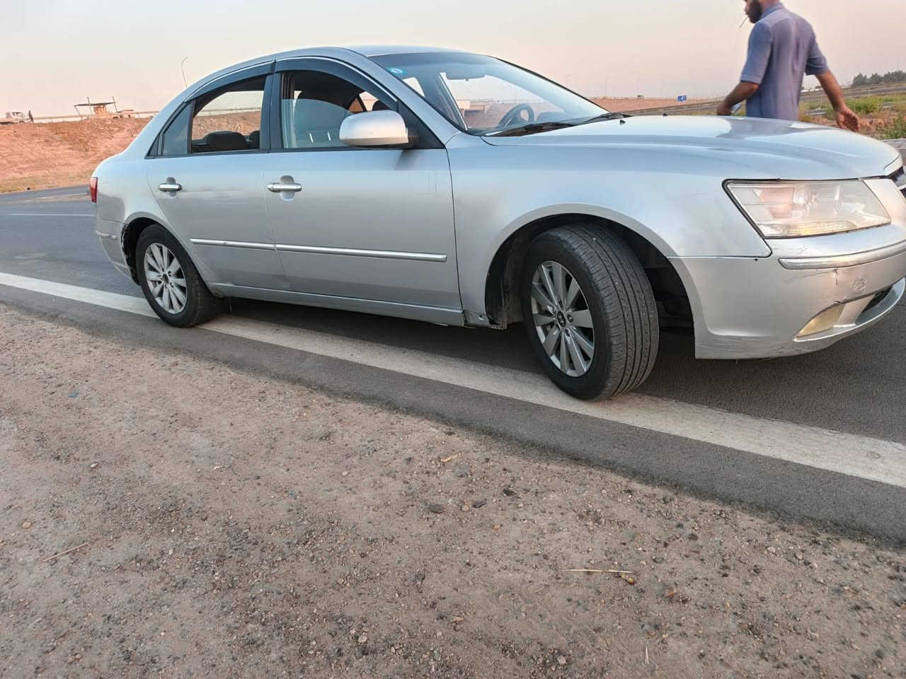 السلام عليكم
سوناتا  2010 وارد امريكي قطعتين بنيد وجاملغ جهة السايق محرك 2400 صوت رواجز 
السيارة رقمهة انبار سنويتهة لل 2030
سيارة بسمي تريد تحويل او وكالة 
السعر 102
مكان السيارة ابي غريب قرب سيطرة الصقور
***********
