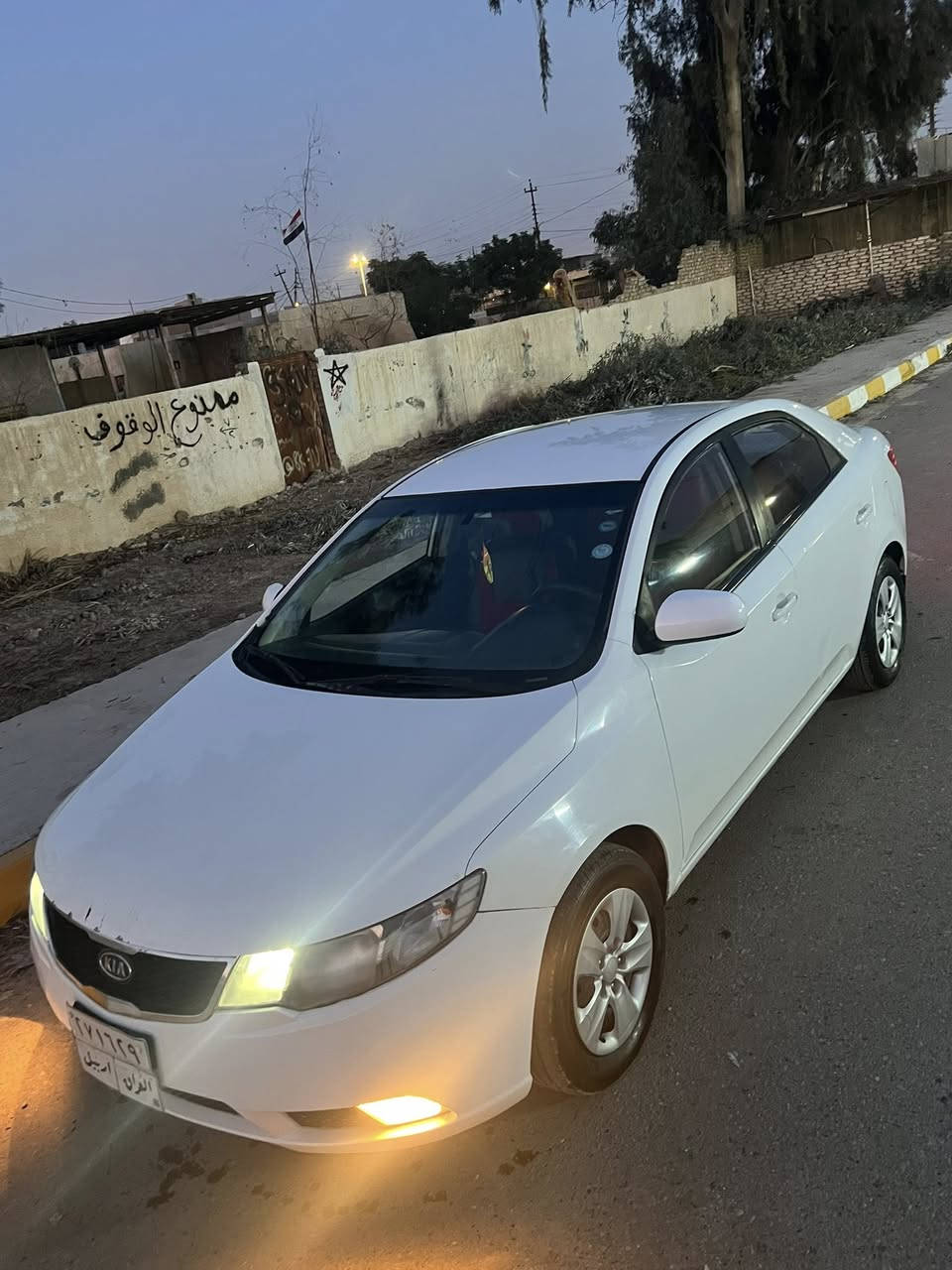 السلام عليكم 
للبيع فقط كيا سيراتو موديل 2010 خليجي رقم أربيل شرط التحويل. محرك 1600دوش كير أوتوماتيك بدون صبغ فقط شبرين سونار بالمنشور. مكاني سامراء السعر 96 بيها مجال بسيط 
***********
