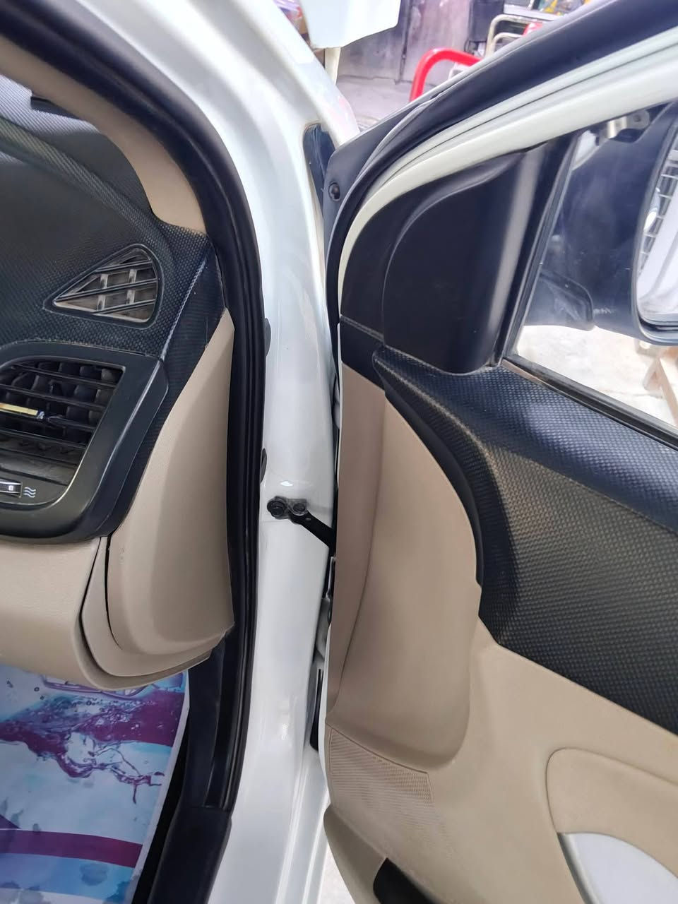 اكسنت خليجي موديل 2017 للبيع السيارة بيها 3 قطع صبغ فقط بدون تبديل بنيد وجاملغ وباب السايق بدون ضربه بالداخل شواصي ولغود مكفولات وبيها حالوبات قليله   سيارة نظام ايكو حساسات خلفيه  سيارة نظيفه حداديه ناعمه 100% تبريد تدفئه مكينه كير خير من الله بدون دوانز قطارة مال بانزين  سيارة مكينه 1400 رقم قادسيه انكليزي يوجد سونار مكاني ديوانيه مركز السعر(78) للاستفسار***********
