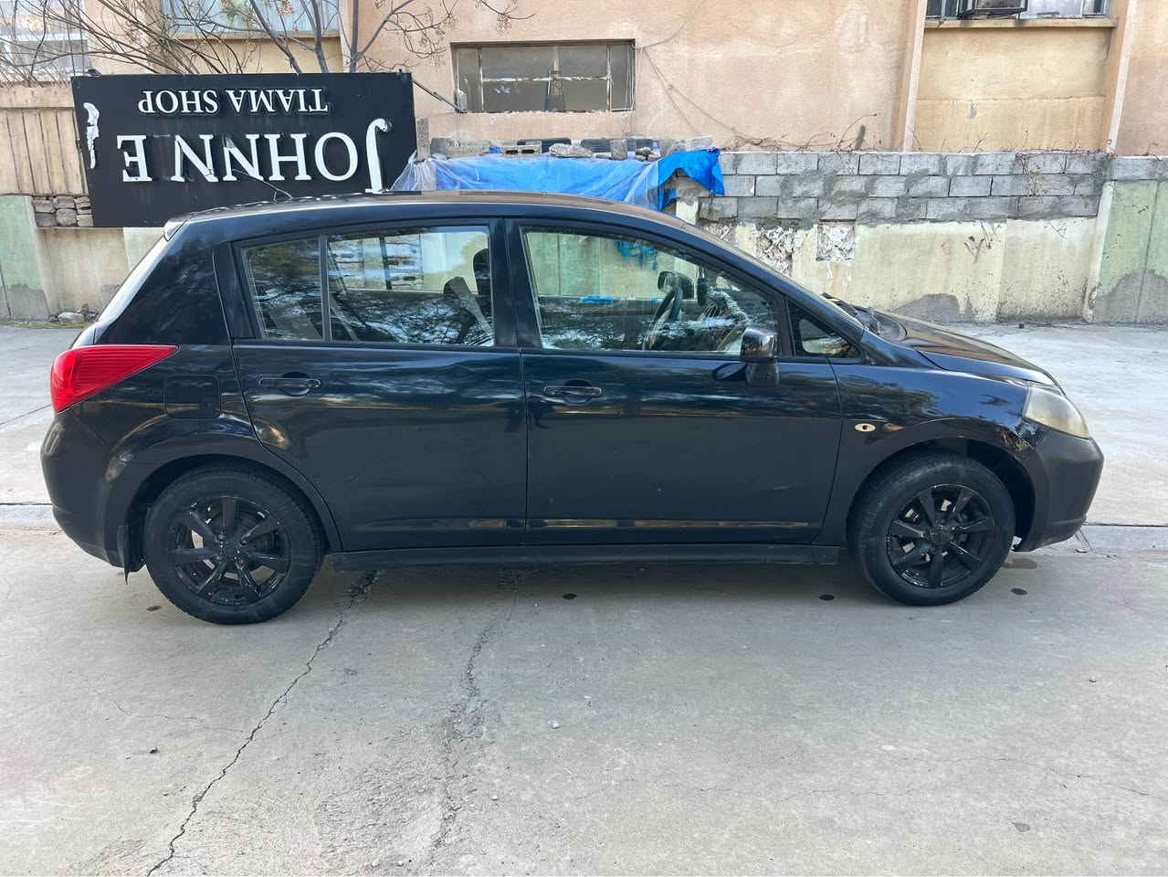 نیسان تیدە 2008تۆماتیک ناو زەرد رەقەموو سەنووی تا کۆتایی 2031نوێیە  بەناو خۆمە هەزەیەی تازەیە گێرو مەکینە تولندۆتۆلی هەمووشتێکی بەشەرت  بەس بۆنیتی بۆیاغە بەبی دەعم و لێدراو  دوو جێگای ساردە بەقی کال بونەوەیەکی زۆر کەمی هەیە بەشەرتی هەموو شتێک
سعری ۸٤ 
ژ.م:***********
ڤایبەرو واتس ئاپلەسەرە كويسينجاك, أربيل
