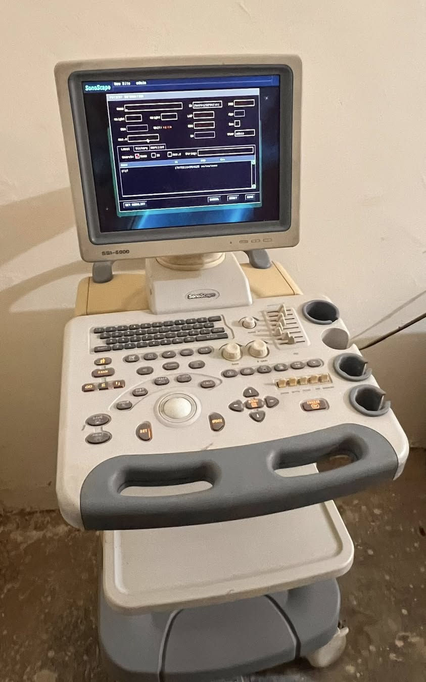 السلام عليكم  من رخصت الادمن عندي جهاز سونر صيني نوع سي سي 5000مستعمل قليل جهاز نضيف مع محتوياته ابروبات عددٍ اثنين جهاز للبيع سعر 40ورقه وبي مجال رقم ***********///***********
