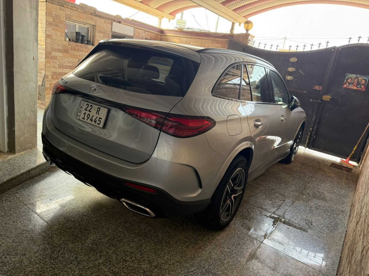 السلام عليكم 
 لمحبي مارسيدس  GLC 300  اصل AMG 
موديل 2024 
العداد 10 الف كيلو 
وارد امريكا صبغ بنيد فقط 
رقم اربيل جاهز للتحويل 
سياره بحالة وكاله زيرو مسج 
للاستفسار تواصل 
***********
***********
