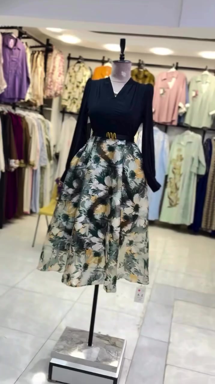 ✨ ازياء فــيّ 

✨الموسم الصيفي
🌼 فستان 
القياسات :- L-XL-XXL-XXL

متوفر بالألوان:-
💥السعر 🔥

📍 الديوانية عفك مقابل مول الحافظ 
🚚📦 التوصيل لكل المحافظات ٥٠٠٠

💬 أي لون تختارينه لجمالك؟ 🤍

#ملابس_نسائية #أزياء_2025


**إذا كنت صاحب هذا الإعلان وتريد حذفه لأي سبب، رجاءا أرسل رسالة إلى الدعم الفني**