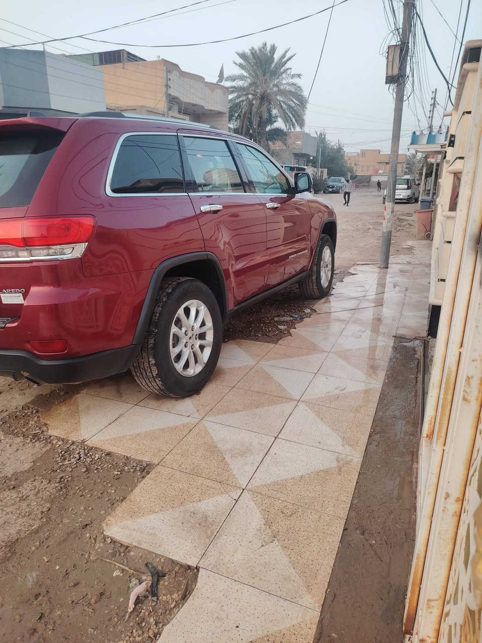 السلام عليكم للبيع جيب شيروكي موديل 2014رقم بغداد انكليزي باسمي هزه جديده وارد أمريكي حادثها جاملغ وبنيد بامريكا وبيها تعمير باللغده وجاملغ مصبوغ بالعراق السياره فول فتحه وبصمه كشن جلد تحكم ستيرن كشن كهربائي باب الجنطه كهربائي مكينه وكير وحداديه وتخم تاير وتبريد مكفولات سياره بسمي موجوده في بابل السعر 165وهذا رقمي ***********
