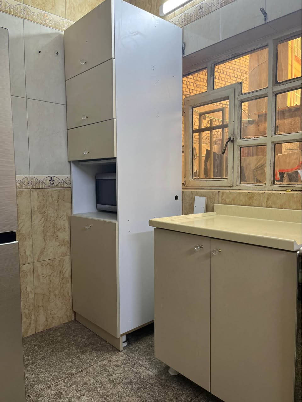 ‎السلام عليكم 
كاونتر مستعمل قليل 
نضيف جدا
9 متر جوكر كامل
مرمر طبيعي والداخل لدات 
خشب HDF
تصميم شر‎ بغداد, العراق


**إذا كنت صاحب هذا الإعلان وتريد حذفه لأي سبب، رجاءا أرسل رسالة إلى الدعم الفني**