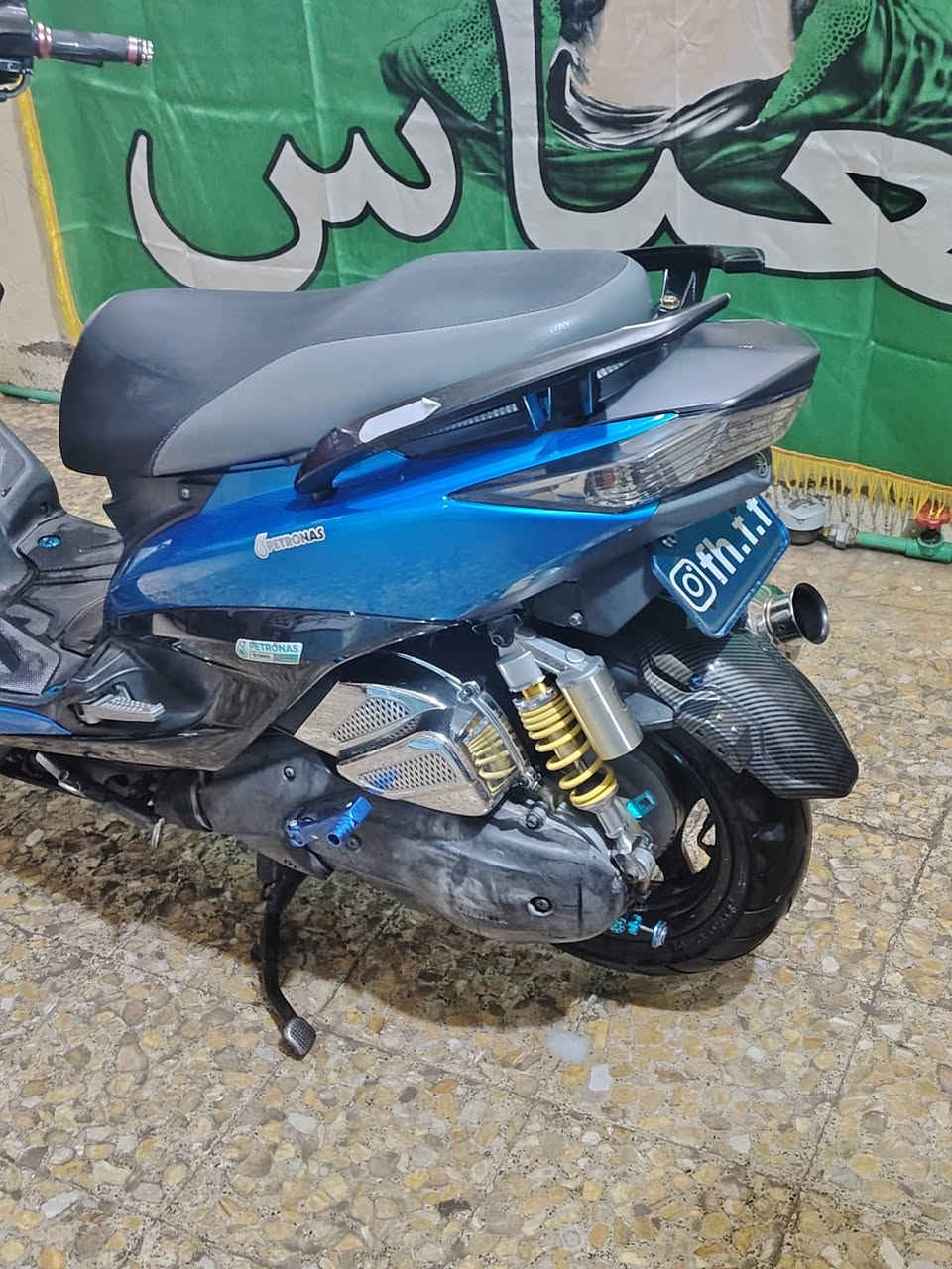 سلام عليكم
سكنز لد ياباني ومحرك بلادي برغي مامفتوح بيها مكاني نجف الشراي بي خير ودلل وسعارهن معروفات ولدراجه رياضيه خارجي


**إذا كنت صاحب هذا الإعلان وتريد حذفه لأي سبب، رجاءا أرسل رسالة إلى الدعم الفني**