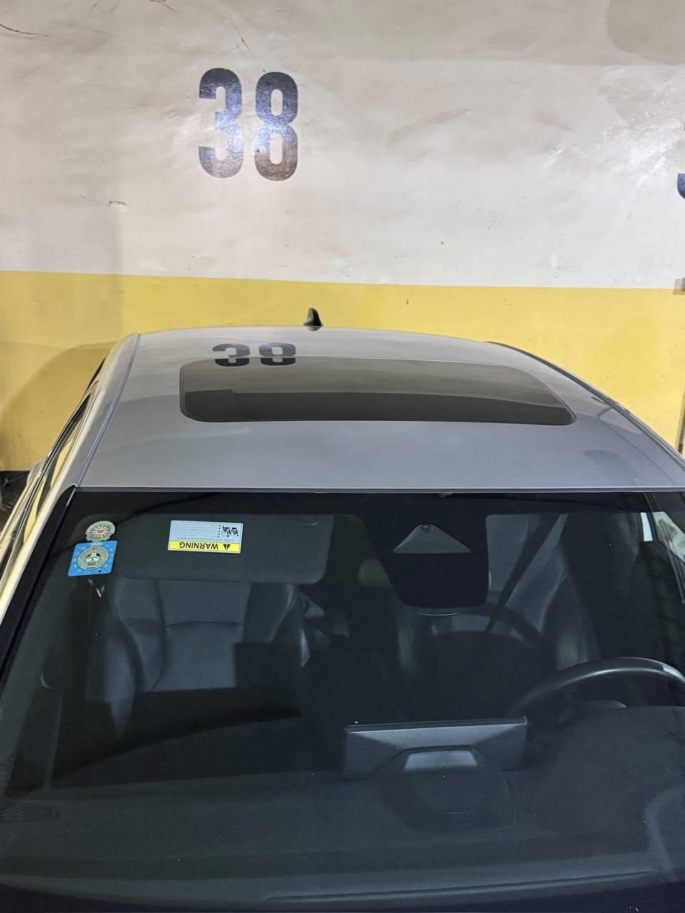 هوندا اكورد هايبرد 24  Sport L
رقم بغداد 
مواصفات فول
جلد
فتحة
تشغيل عن بعد
 وبصمة ابواب
كشن خزن
تحديد مسار
قيادة ذاتية
وبعد هواي مواصفات

الحادث موجود بالمنشور 

بس بارد مابيها اي صبغ 
فقط مكانات مكحله صغيره 
 
ملاحظه
 مابيها شي مبدل 
كله ع وضع الشركه 

ماشية ٢٤ الف كيلو وقابل للزياده 
السعر 205 وبي مجال 

***********
