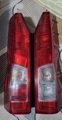 زوج بك لايت هايسه ام بوز اصليات البيع بس واحد بيه صدع شويه 07718056670