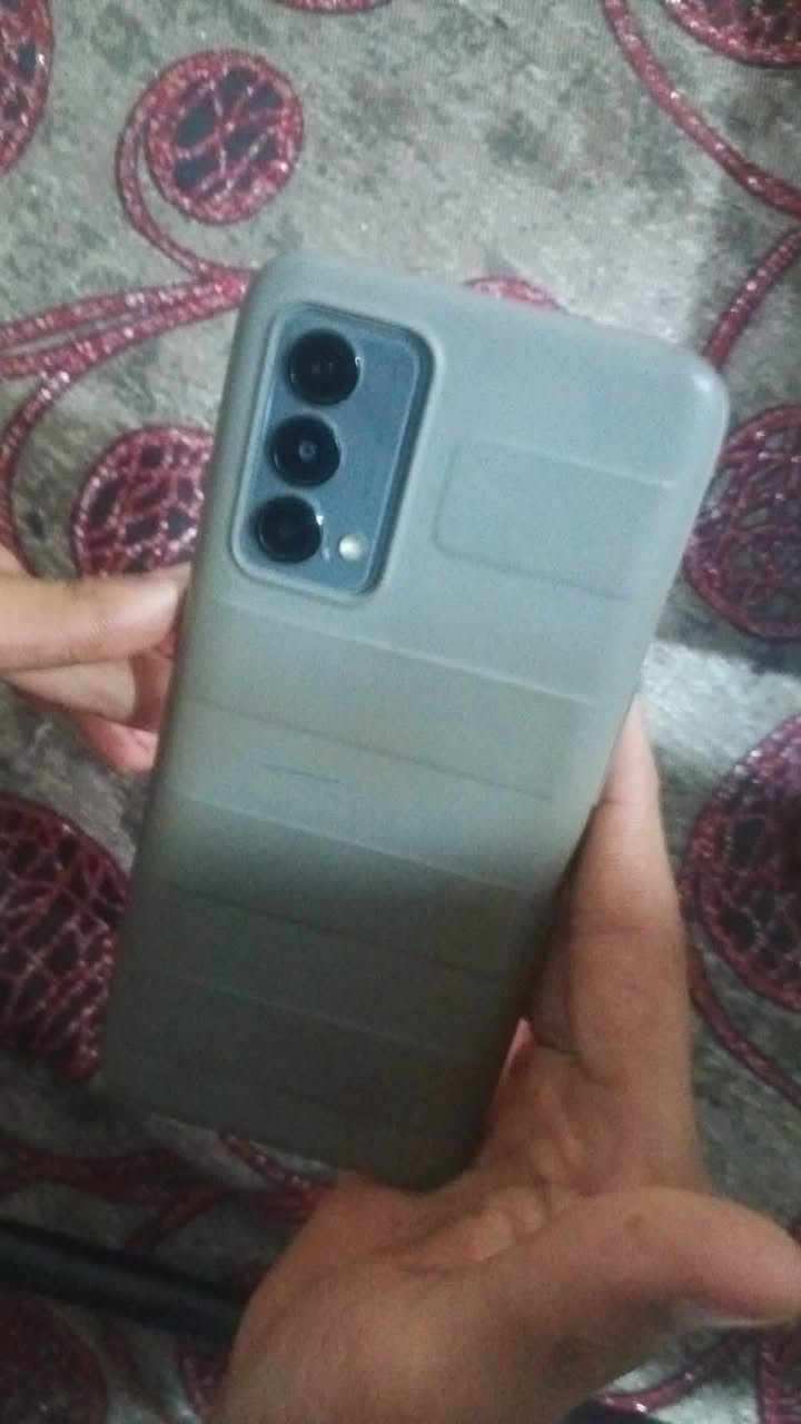 مراوس بجهاز 120 فريم ونطي فرق 
طك كارتوني وبعده بضمان سنة من شراء


**إذا كنت صاحب هذا الإعلان وتريد حذفه لأي سبب، رجاءا أرسل رسالة إلى الدعم الفني**