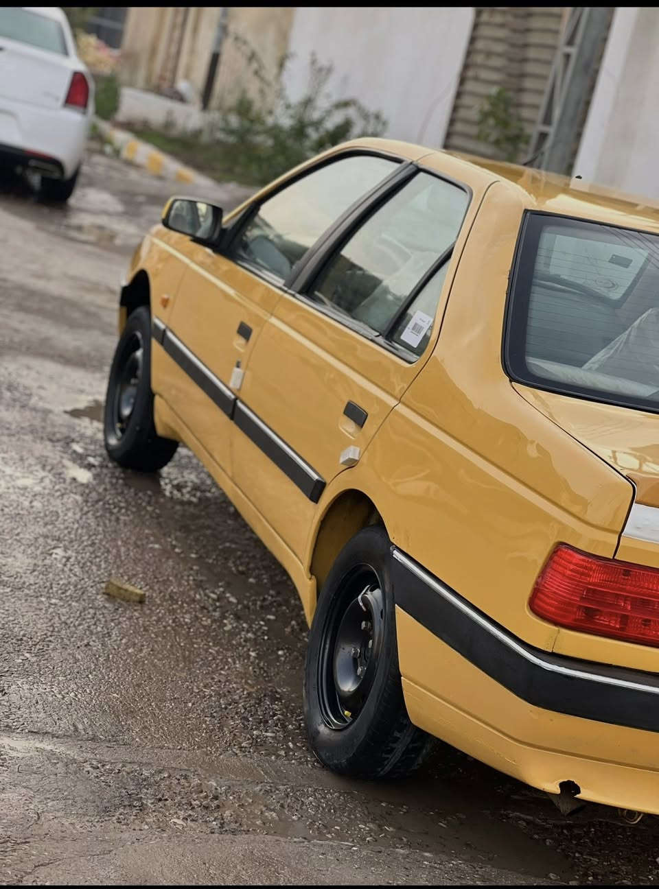 السلام عليكم بيجو لميس 2016 سياره جديده دشبول عالي مكفوله كفاله عامه مصفره هيه غرمات ***********
