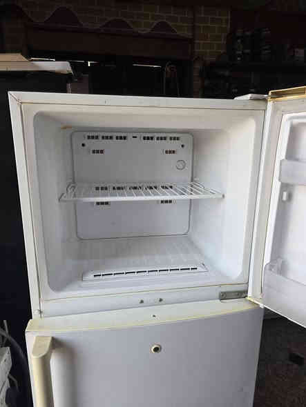 السلام عليكم ثلاجه بخاريه سامسونك وظع شركه شحن غاز فقط شرط النظافه والضمان  سعر ٢٥٠ الف
***********
