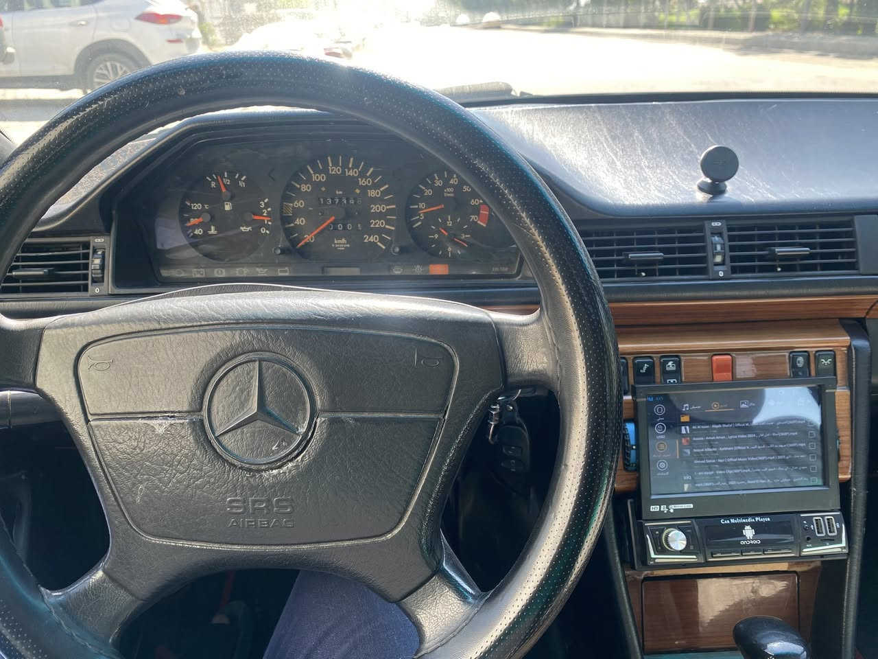 مارسدس موديل ١٩٩٢
رقم بغداد دولي جديد هزه جديده بسمي 
سياره فول موصفات 
سلاد رووف
اريل كهرباء 
بردات كهرباء 
كشنات كهرباء 
كشنات حلد 
كير مكينه بلادي مكفولات قبق اسود 
صدر امامي خلفي جديد 
دبلات جديده 
تخم تاير جديد
قواعد الدبل بلاديات 
تبريد ثلج 
كهربائيات كلها شغاله 
سياره نضيفه كلش 
مكانها بغداد الامين 
الرقم *********** 
السعد ٧٥ وبيها مجال 
سياره صبغ جماليه
