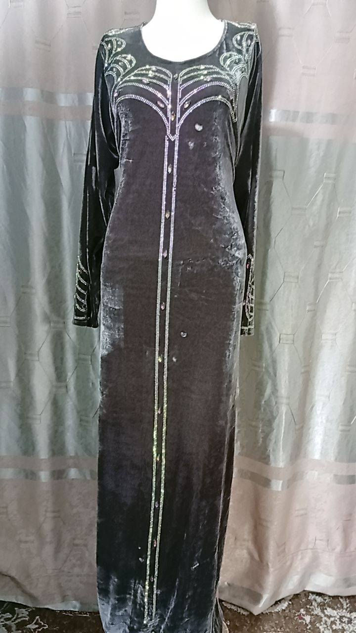 متوفر قطع كشمير و قديفه بسعر  مفرد و جمله و يوجد خدمه توصيل لجميع محافظات العراق الحجز على هذا الرقم ***********
