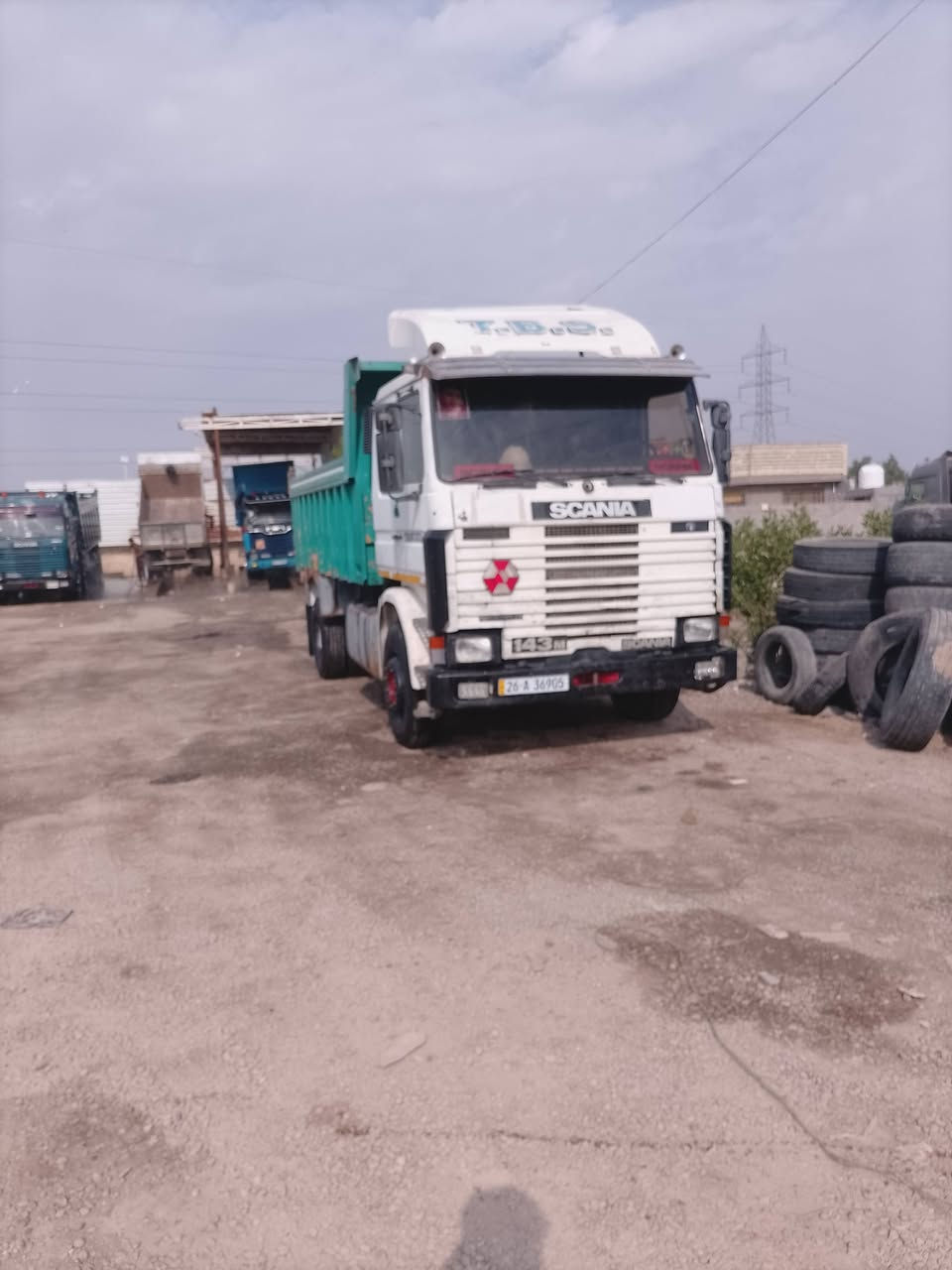 السلام عليكم من رخصت مدير الكروب سكانيا موديل 91 ماكينه 43 ستندر اكسن 19 باجر كير  5=5 شاصي ابو 10 رقم انجليزي حداديه جديده تخم تاير 22 ونص كهربائيات جديده حصه كاز ب 150 وبيها مجال الرقم *********** بي واتساب العنوان بغداد جسر ديالى جديد
