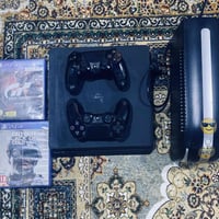 بلي 4 سلم 1تيرا  2 جوستكات اصليه جهاز نضيف مامفتوح 07727395984