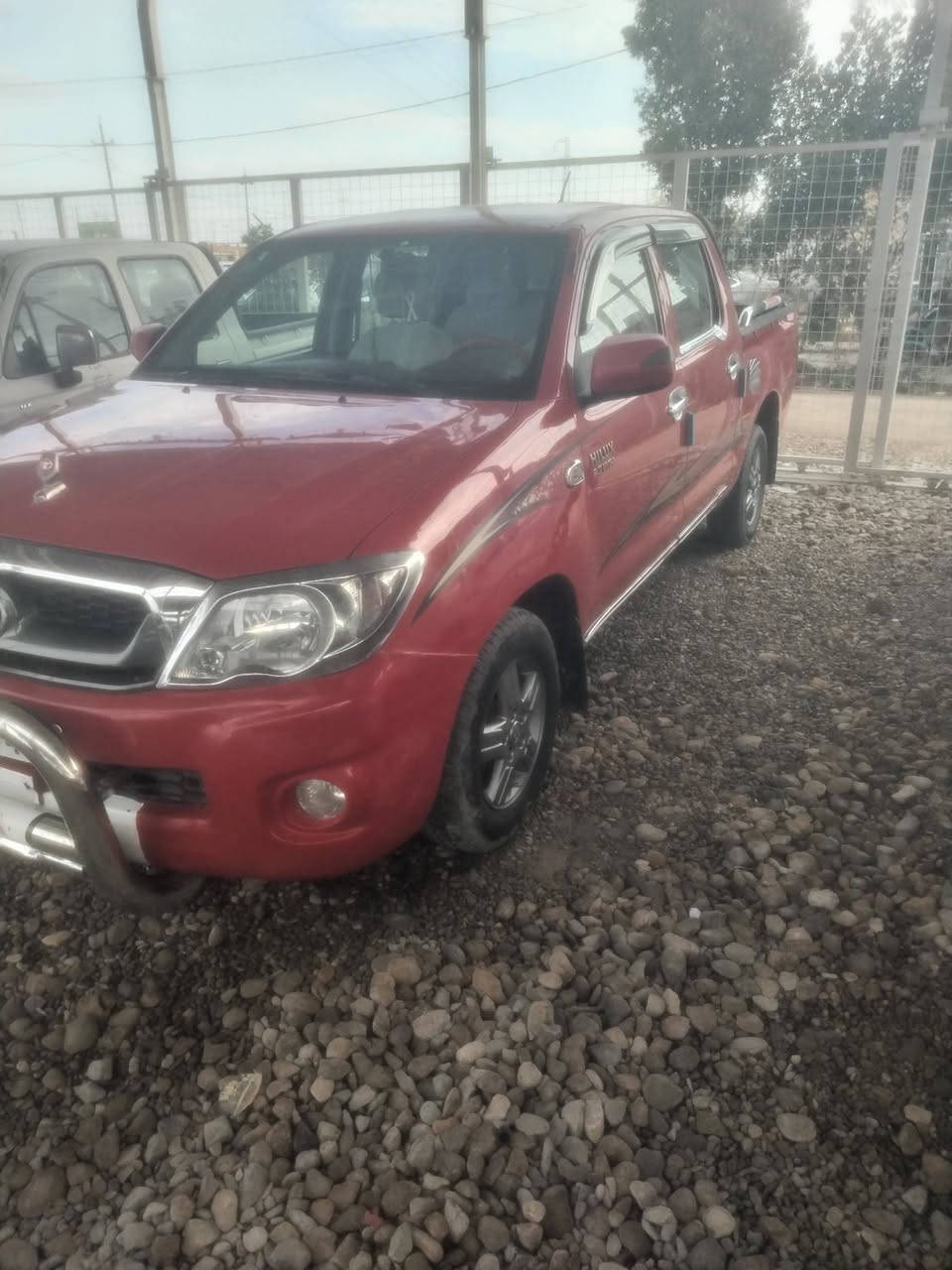 للبيع تيوتا هايلوكس موديل 2009 كفاله عامه رقم السياره بصره نكليزي تماتيك السعر 170وبيها مجال
***********
