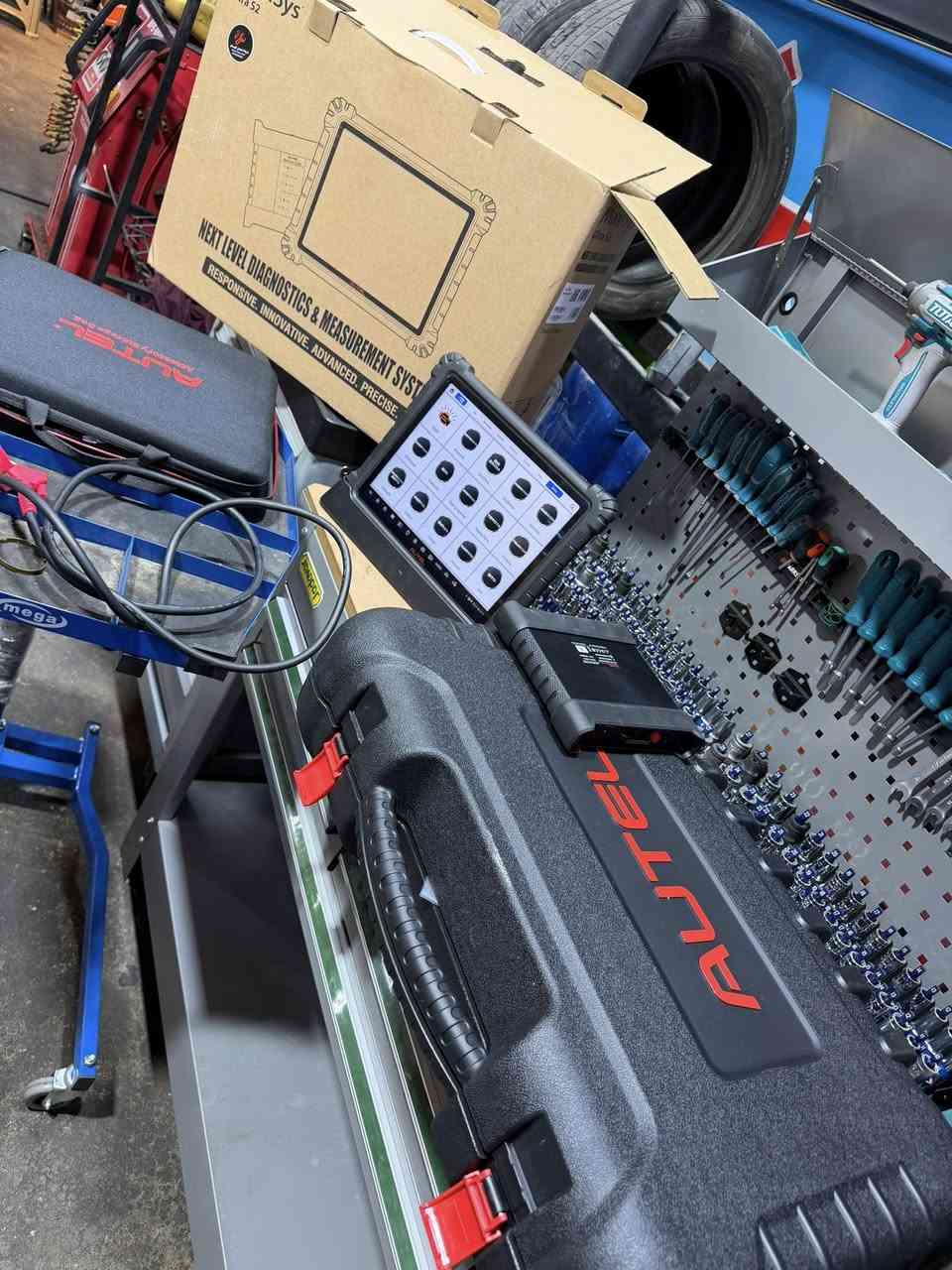 السلام عليكم جهاز الترا اوتيل  جديد غير مستعمل ضمان سنة. تحديث ثلاث سنوات   صار اسبوع من اشتريتة ب٥٠ ورقة من شركة لمعان الوسام. وهسة محتاجيتة. السعر 45  ورقة. وبي مجال قليل ***********
