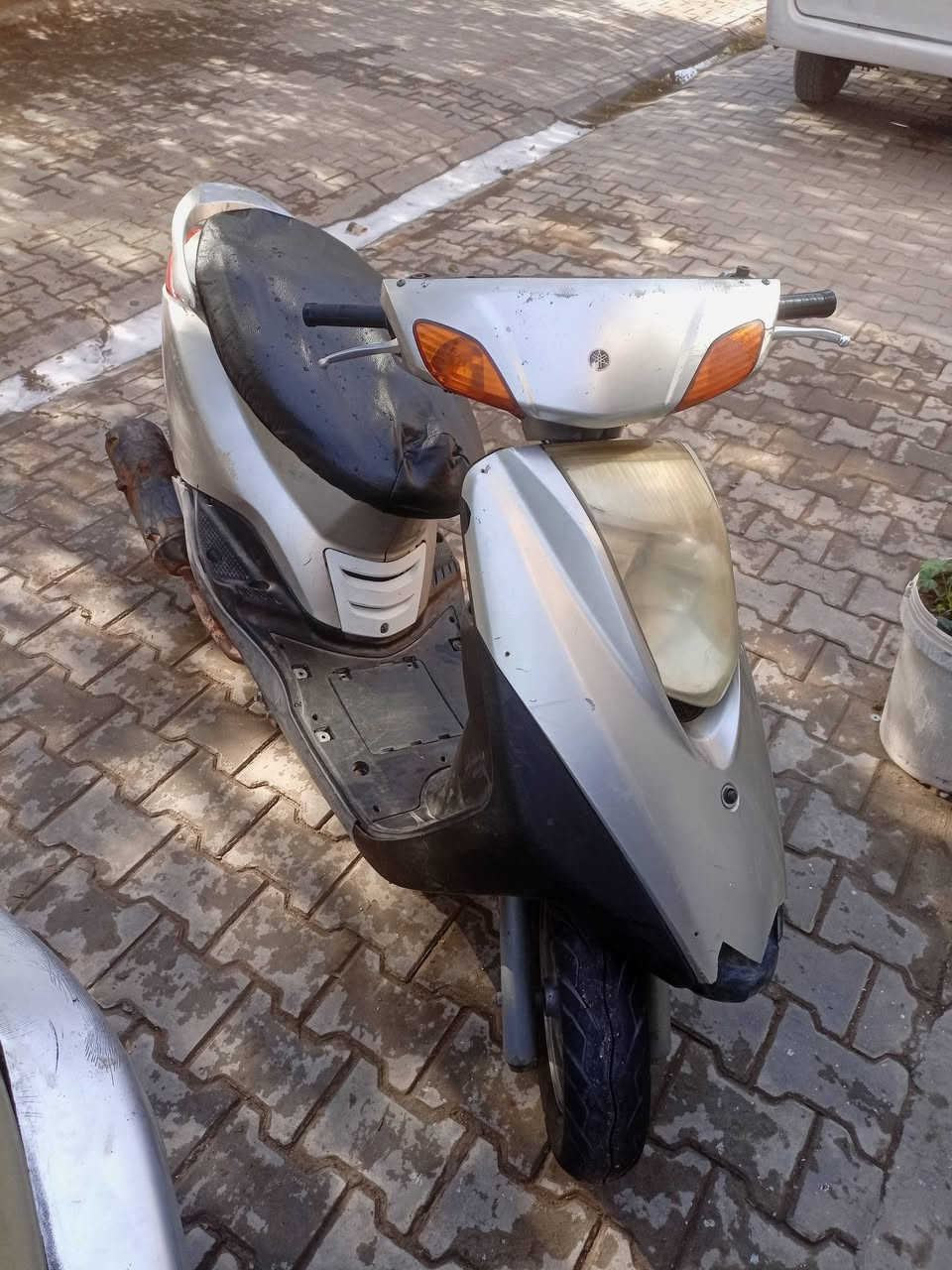 السلام عليكم للبيع دراجه بريز 140 الدراجه بيه خيط تبخير كابريتر بلادي فشكه ابلاديه شغاله اريده 180 قفله قفل من لاخير مكاني بغداد ساحه عدن هذه رقمي ***********
