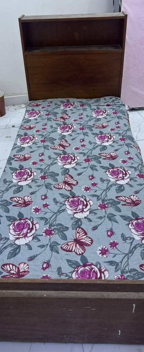 عندي جرباية صاج مع زاوية على شكل ميز تواليت هم صاج موضحة بالصورة للبيع 
مكاني بغداد الجديدة


**إذا كنت صاحب هذا الإعلان وتريد حذفه لأي سبب، رجاءا أرسل رسالة إلى الدعم الفني**