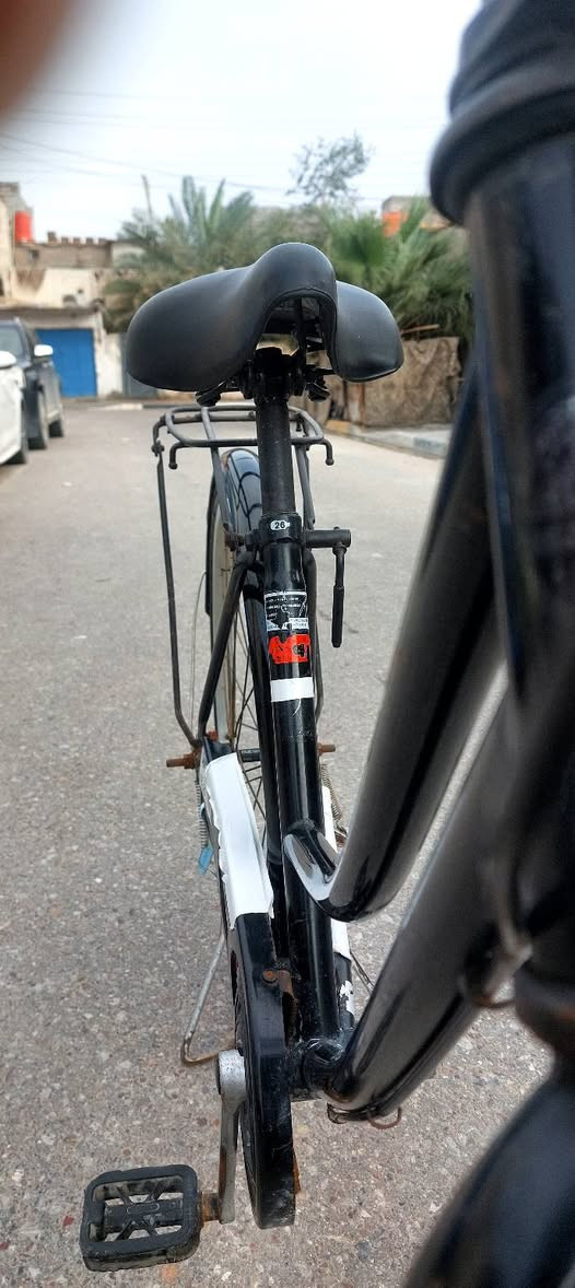 السلام عليكم اخوتي بايسكل ٢٦ حجم البايسكل جاهز بس يرادله مدكر أمامي موديل 2016 للبيع السعر ٦٥ الف وبي مجال وعدنه النشر بسبب الوعود الكاذبه
المكان القبله البصره الرقم  *********** موجود واتساب ورصيد  .
