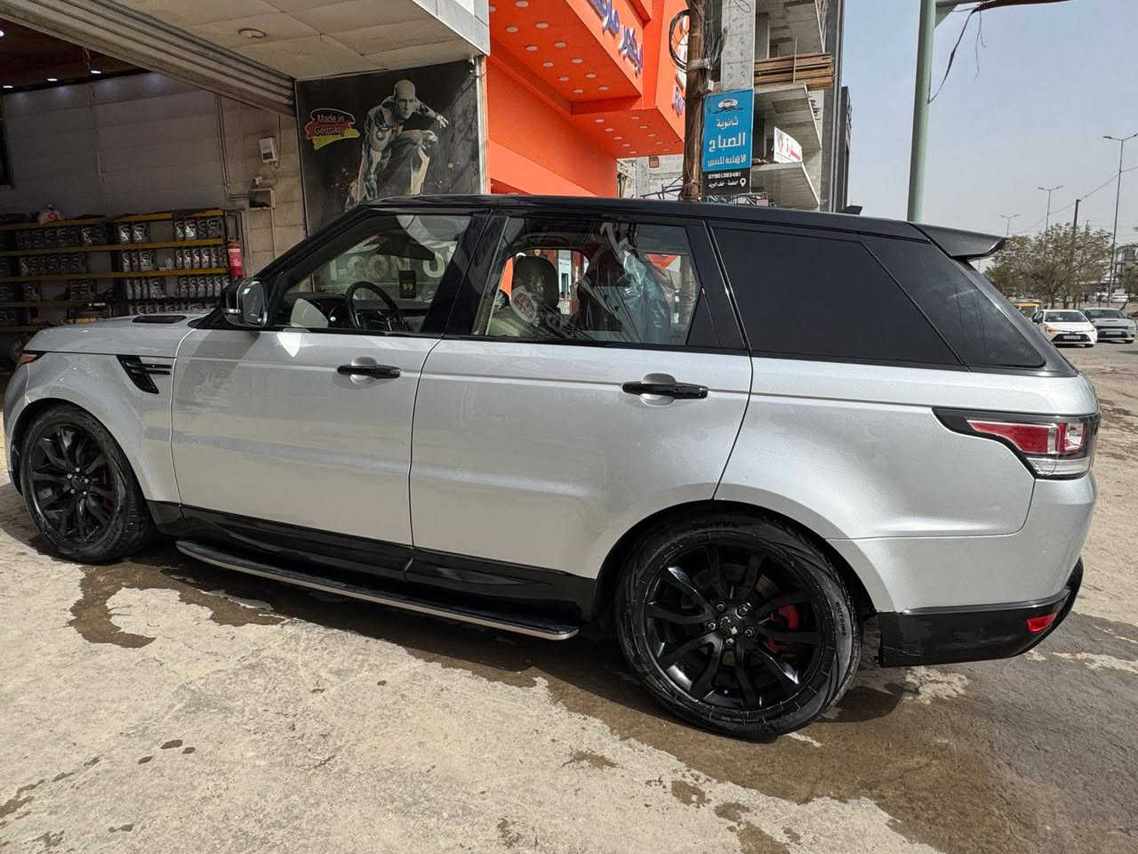 السلام عليكم 
|2016 Range Rover Sport 

كلين مكفوله من الحادث فول

رقم بغداد الجديد

الفئة سبورت 

محرك 6 سلندر المرغوب 

الون سلفر

المواصفات : 

فوول 1/1 

.بانوراما 

. بصمة

.نظام تعليق هوائي جكات 

. نظام التحكم بتماسك العجلات 

.دخول ذكي

.نظام توزيع ضغط المكابح 

.خاصية تثبيت مقاعد الاطفال

.مدخل لربط الاجهزة الموسيقية lpod

.نظام المساعد على صعود طرقات 

.نظام تحكم نزول التلال 

.نظام دفع رباعي 

.نظام صوت meridian

.صندوق كهرباء 

.نوع مقاعد : تدفئ + تبريد+ جلد  

.تبريد خلفي مع وحدة تحكم منفصلة 

.اكياس هوائية

.حساسات امامية + خلفية 

.المصابيح :رائس متحرك + زينون+ اضاء LED

بيع او مراوس بجيب حسب القناعه والفرق


**إذا كنت صاحب هذا الإعلان وتريد حذفه لأي سبب، رجاءا أرسل رسالة إلى الدعم الفني**