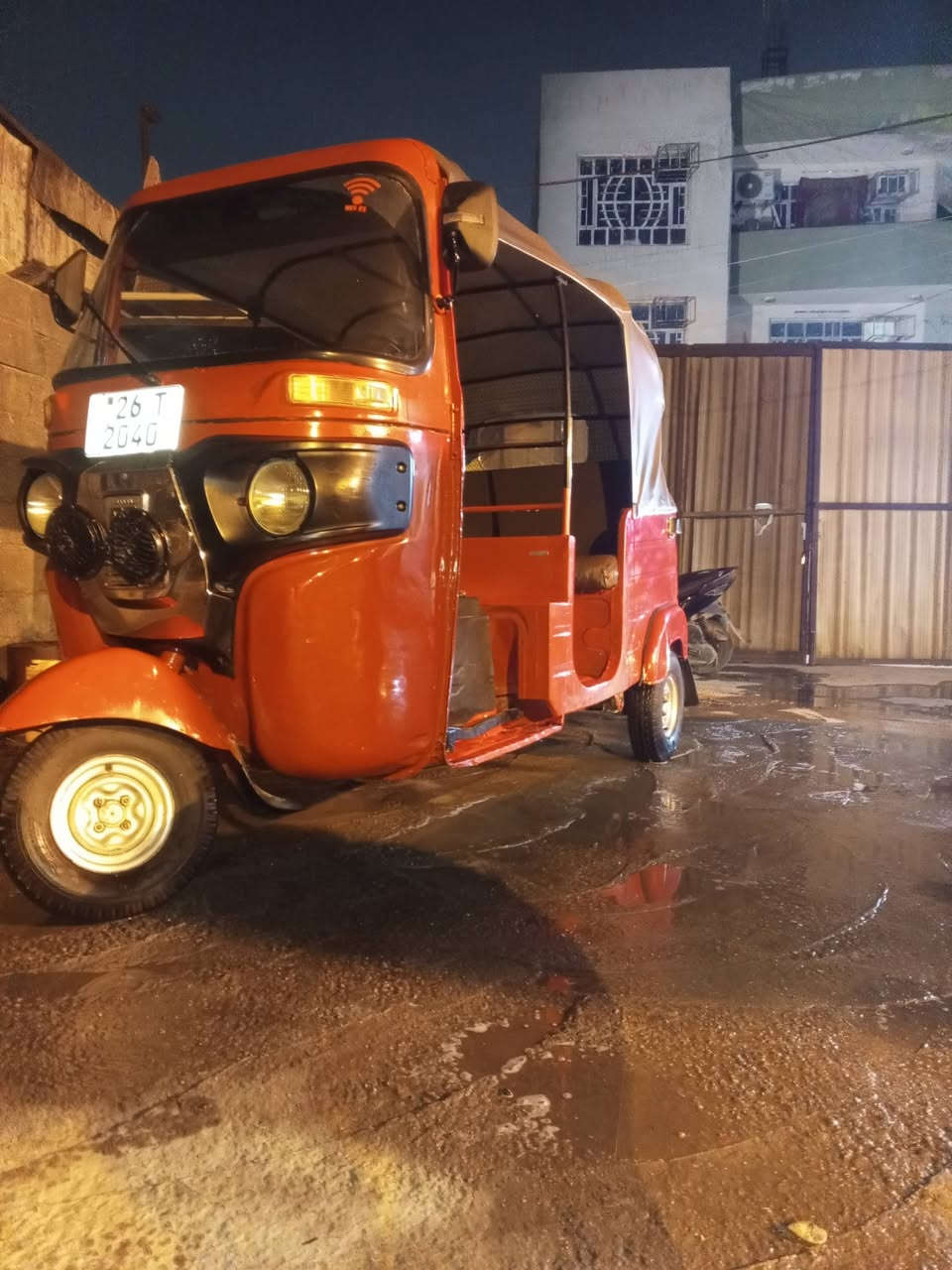 سلام عليكم تكتك 18 للبيع مرقم لوحه وسنويه تحويل بكيفك رقم انكليزي مكينه كفاله عامه كلوبات شغاله اشاير مري اشاير هورن بوش كلوبات شغاله سلف باي وقت 
سعر 5500 مكاني بلديات *********** موجود واتساب
