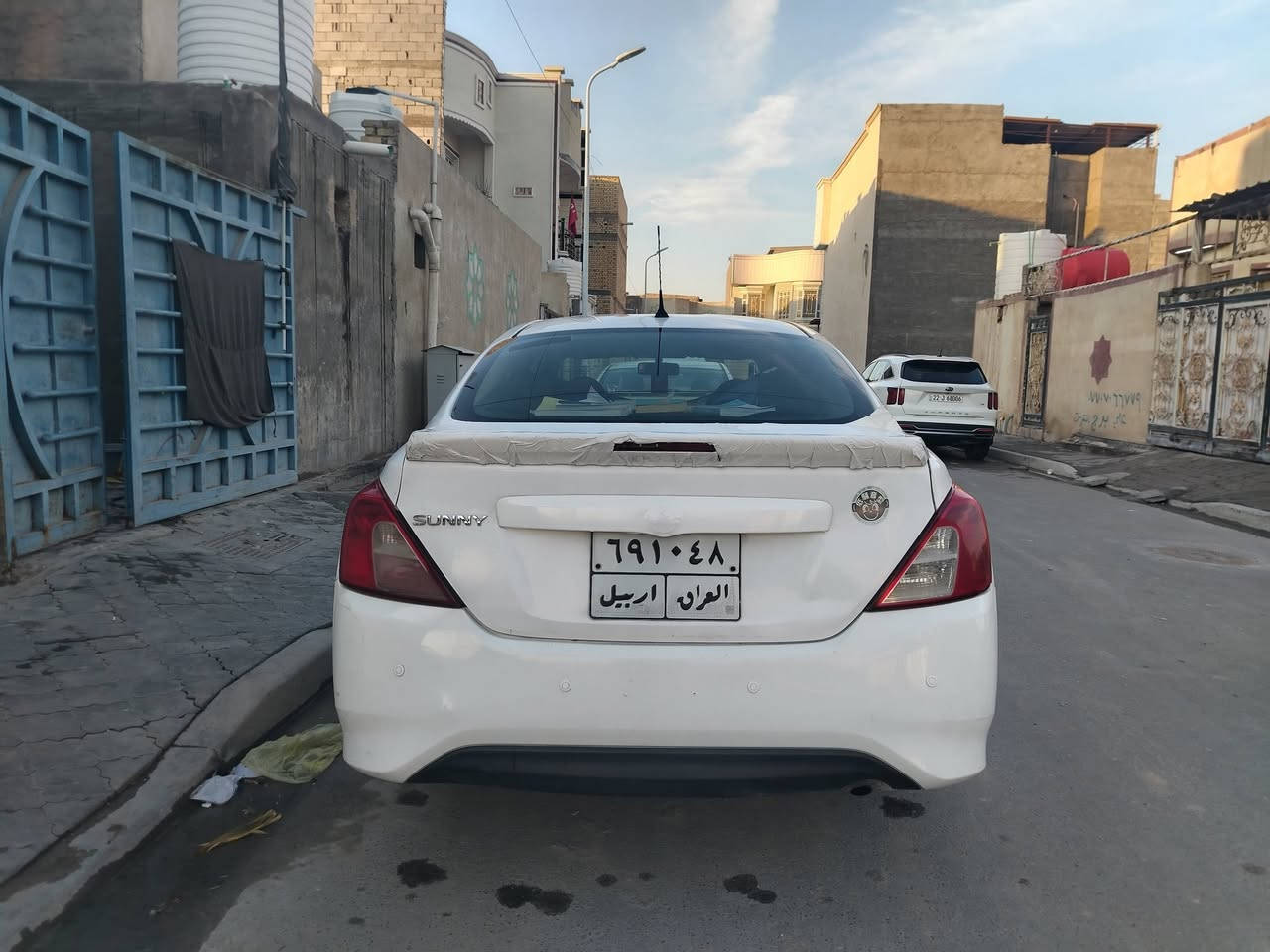 السلام عليكم
مكاني بصرة الزبير 
نيسان صني 2022 السيارة ماشية 89 الف وقابل للزيادة السعر 115 وبيهة مجال، بيهة طخات بارد فقط بدون لا معجون ولا صبغ، تبريد جديد طخم تايرات جديد حدادة امامية جديده والخلفية نظيفه، السيارة بيهة دفتر تبديل دهن وبيهة سونار، رقمي ***********
