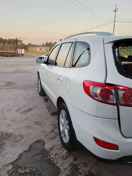 سلام عليكم سنتافية 2012
خليجي 6سلندر 7راكب فور ويل 
فتحة بصمة  بيها حادث وبيع على وضعهة رقم بغداد ممتواجد ع نت 
*********** السعر 88
