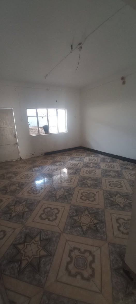 بيت للايجار .. 100 متر ابو غرق حي السلام قرب اسواق ماركت عسل غرفة نوم واستقبال وهول ومطبخ وصحيات السعر 200 الف 
 
***********
