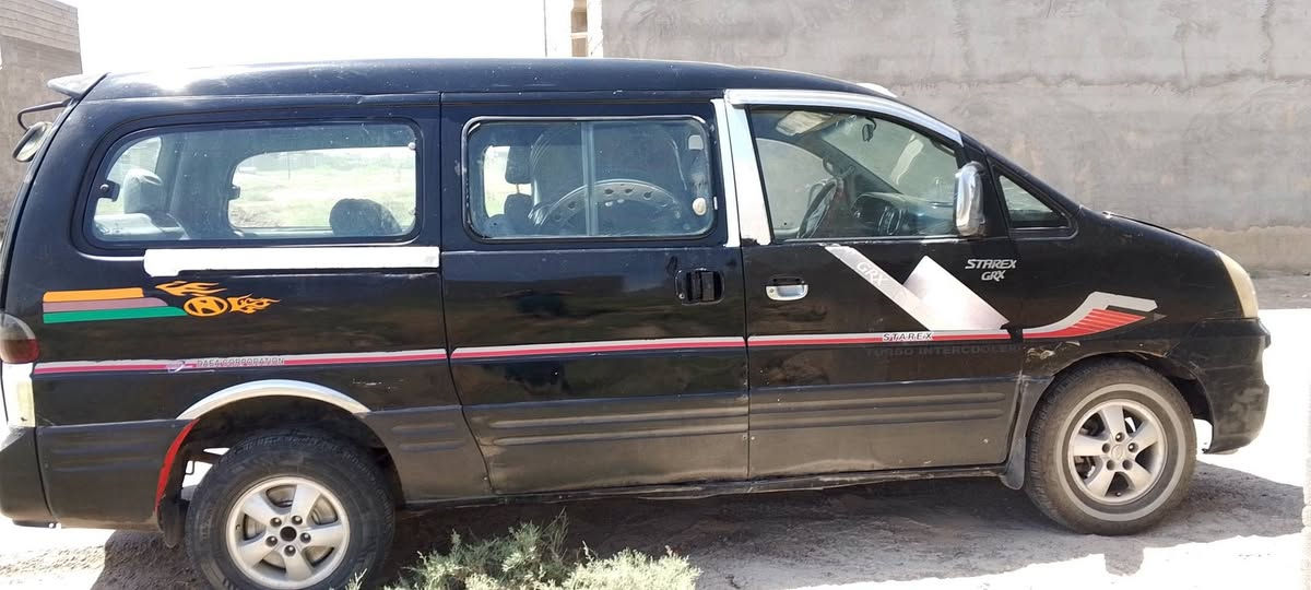 مكلف بالنشر ستاركس 2006
باقي التفاصيل 
خابر صاحب السيارة واتفقو ع السعر 
***********

