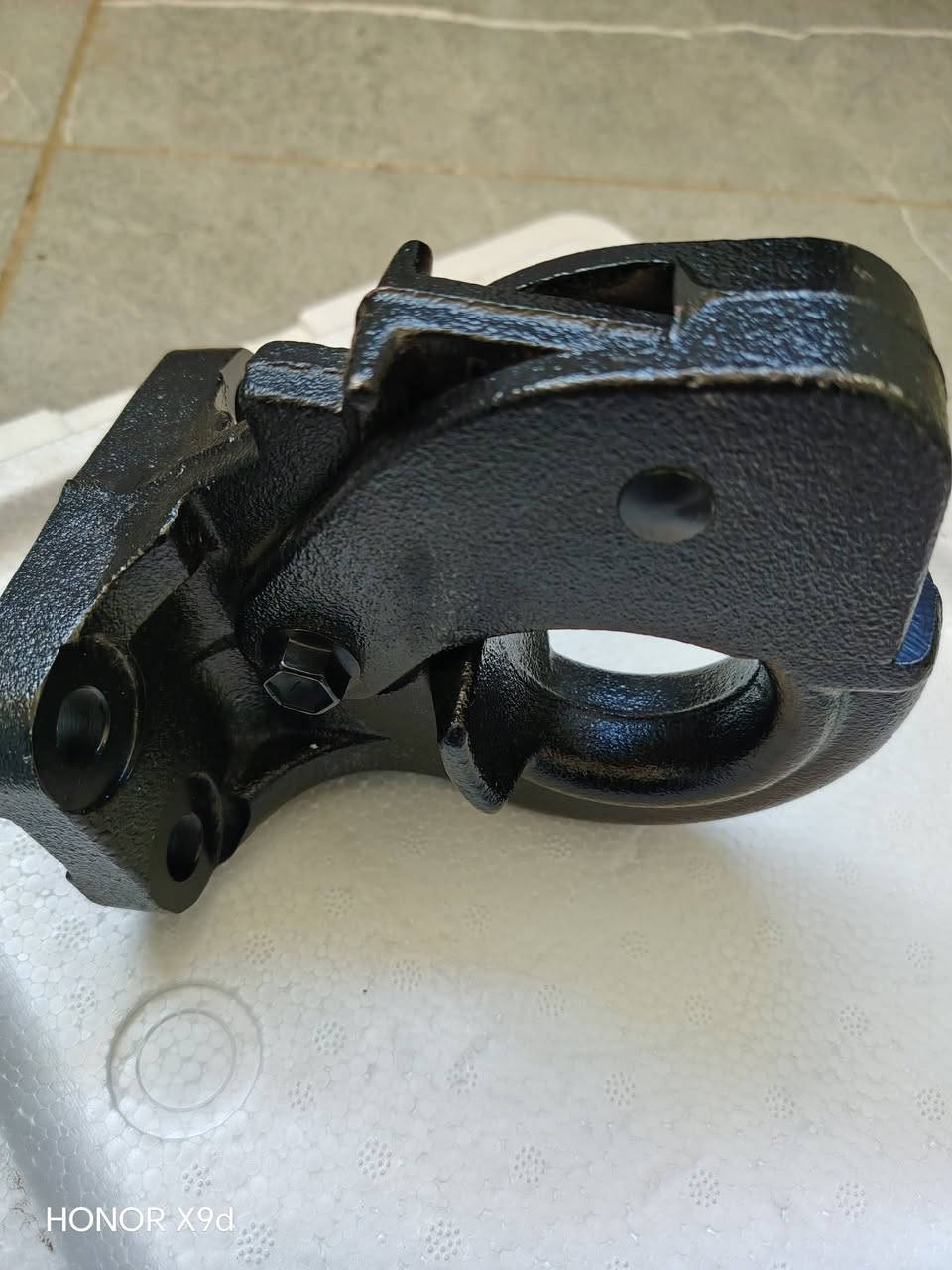 هوك لاندكروز موديل حديث بعده بالنايلون ممستعمل اصلي اريده ب100 الف وبي مجال ممتواجد عل الفيس وهذا رقمي بي وات ساب *********** مكاني بغداد
