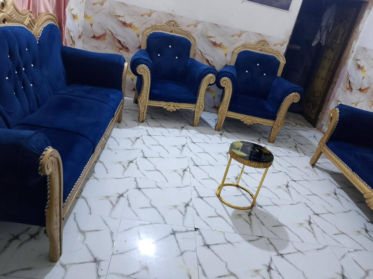 مكلفه بنشر الغراض   للبيع ***********
