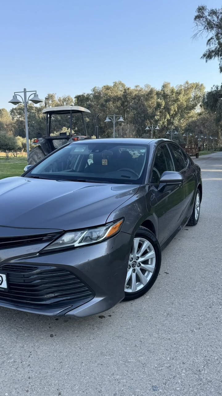 سلام عليكم ورحمة
كامري موديل ٢٠١٩ البيع 
مواصفات Le فول رقم سنوية كل شي جديد تحويل ثاني يوم سيارة بدون ضربة واحدة علي واحد جاملغ مبدلة بلادي فقط ماشي ١٣٤ ميل شرائي يتصل واتس آب موجود ***********عنوان كةلةك أربيل السعر ١٩٥ بي مجال
