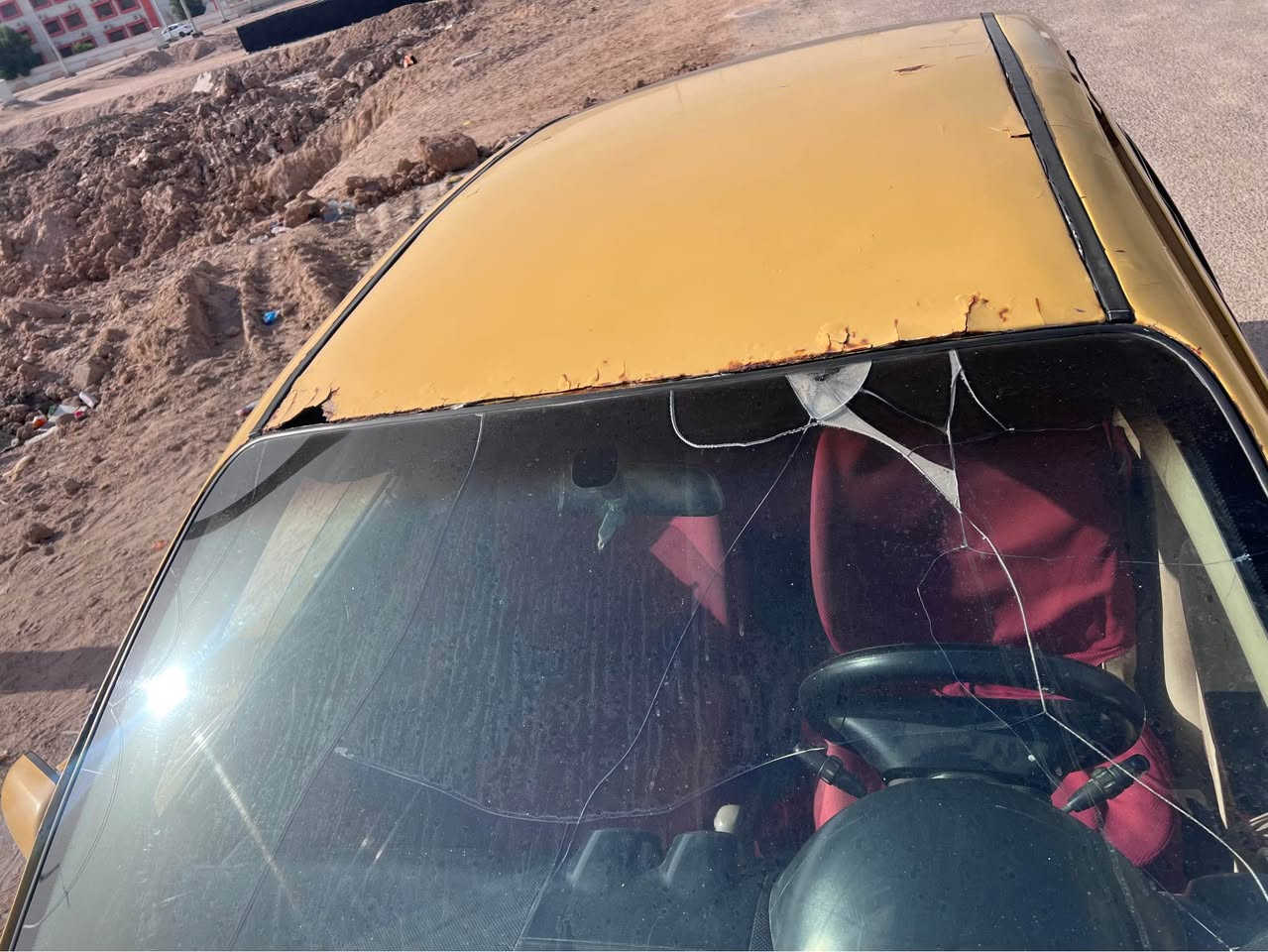 افيو موديل ٢٠١١ كير وكينة كورلا بيكاجو 
سنوية ما ساقطة سيارة بيها ملاحظات وصبغ ومعجون بدون ضربه قوية  رايده ب٣٧ رقمي *********** Singapore
