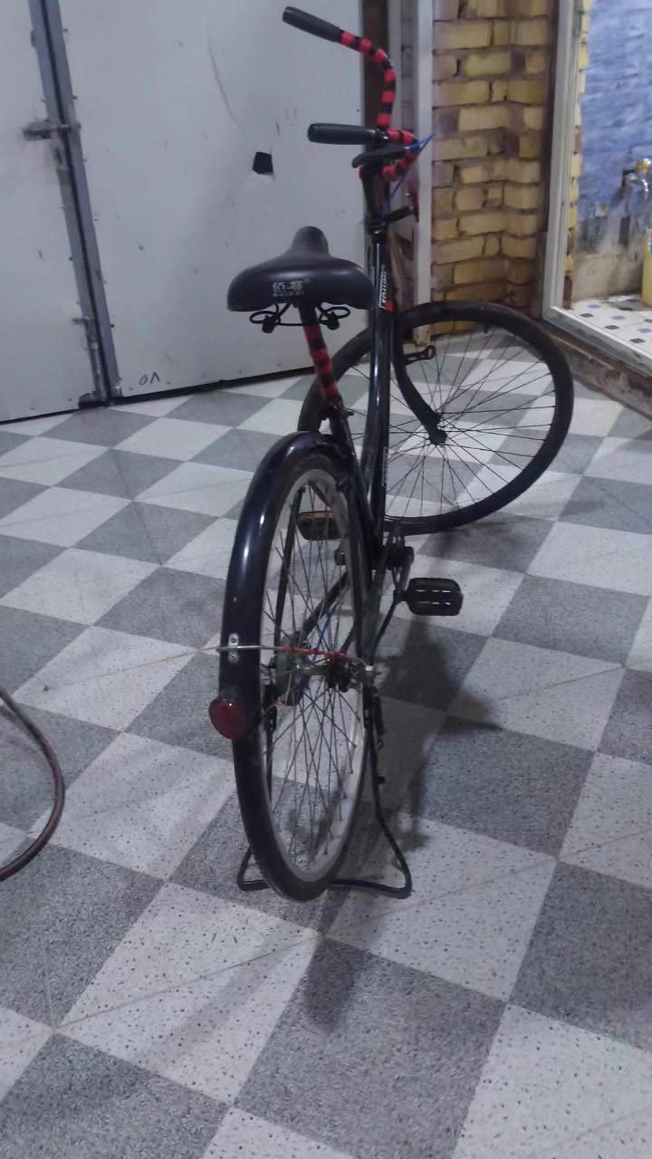 بايسكل للبيع
سلام عليكم 

بايسكل للبيع

مصبوغ 

نظيف 

السعر 70 وبي مجال 

للشراي ***********
