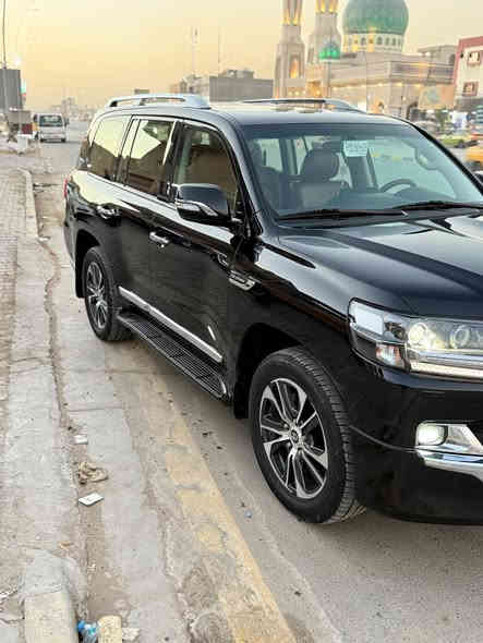 السلام عليكم لاندكروز 2020 كامل مواصفات 
رقم اربيل بسمي 
محرك ٦ سلندر 4000
 8 ارباك بلادي 
تخم تاير جديد 
‏للبيع فقط
تشغيل عن بعد
‏مرايه جانبيه قلاب
لايت اسود بلاد‏
‏‏- دفع رباعي
‏‏- هوك بلادي 
‏‏- نظام مانع للانزلاق 
شاحن وايرليس
‏‏النظام المساعد على نزول المنحدرات 
‏‏- تشغيل بصمة 
- خمسه بصمات ابواب
- باب خلفي كهرباء بلادي 
‏‏- دخول ذكي
‏‏- مثبت سرعة
‏‏- فتحة سقف
‏‏- فول تحكم ستيرين
‏‏- شاشة ملاحة باللمس
‏‏- كاميرا خلفية 
‏‏- بلوتوث
‏‏- مشغل CD
‏‏- منفذ AUX & USB
‏‏- مقاعد جلد قرميطي
‏‏- مقاعد كهرباء
‏‏- مرايا شفط
‏‏- اشارات بالمرآة
‏‏- كشافات ضباب
‏‏- زراك لايت 
‏‏- فرامل مانع للانزلاق
‏‏- طفايه حريق بلادي
-ثلاث شاشه بلادي اصل 
الاستفسار الاتصال 
***********
‏السعر 525 
مجال بسيط
العنوان بغداد
