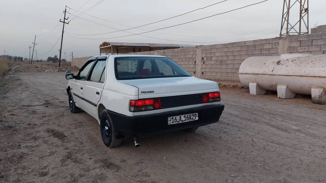 اسلام عليكم عندي سياره للبيع بيجو روا رقم قادسيه دولي سنويه جديده كير ومحرك جدد كهربائيات كله شغاله موديل ٩ السعر ٢٥ مكان واسط العزيزية شارع العام 
الاتصال ***********
