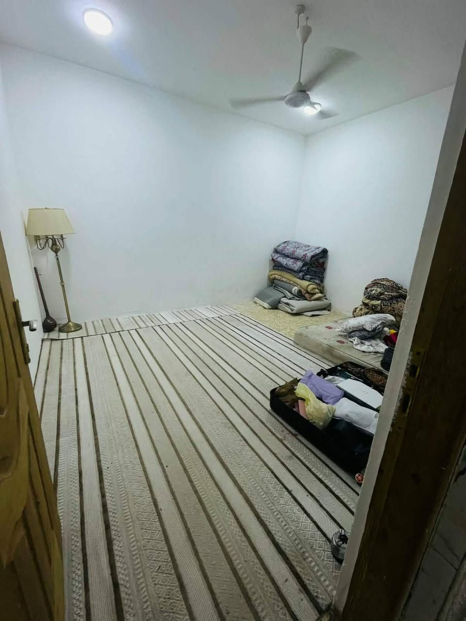 #أنتباه
🏡 إعلان مميز — دار للبيع في حي المرتضى 🏡
فرصة رائعة للسكن الهادئ والراقي ✨
دار حديثة البناء بموقع مرتب ومميز في حي المرتضى، بالقرب من أسواق علاء — ثاني فرع عن الصور.
📐 المساحة: ١٥٠ متر
🛏️ تتكون من: ▪️ غرفتي نوم
▪️ استقبال واسع ومريح
▪️ هول مرتب
▪️ درج بتصميم أنيق
الأرضية كاشي درجة اولى 
▪️ بناء حديث وتشطيبات مرتبة
📍 تمتاز الدار بموقع هادئ وقريب من الأسواق والخدمات، مما يجعلها خياراً مثالياً للعائلة الباحثة عن الراحة والاستقرار.
للاستفسار والمشاهدة يرجى التواصل على الأرقام التالية: 📞 ***********
📞 ***********
#العطاء_للعقار
