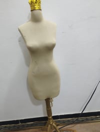 للبيع • استعمال قليل • ديكور