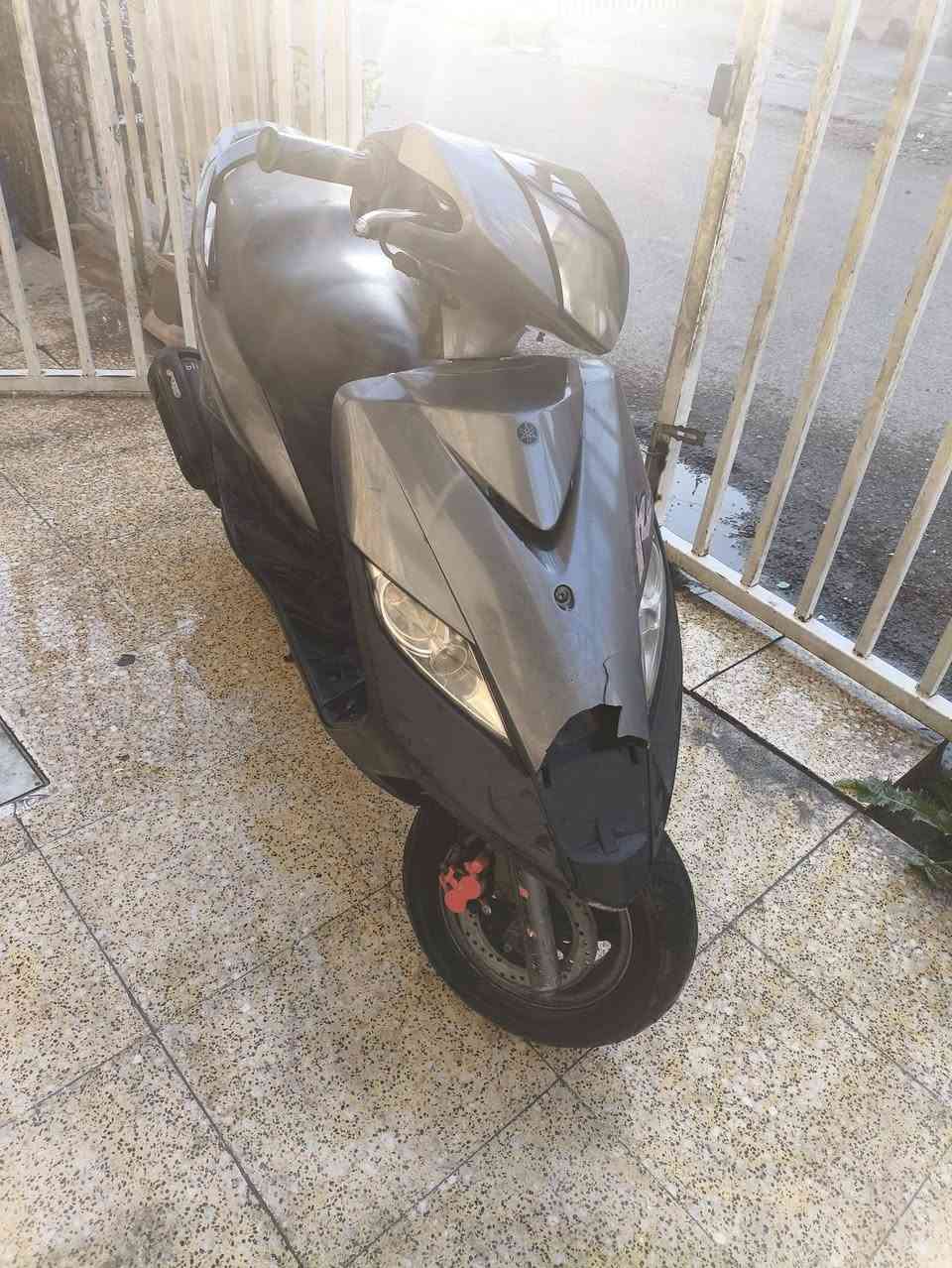 السلام عليكم ماكس ثعلب 140 صار شهرين من نزلتهه رمبه مكينه مكفوله دراجه مابيهه أي شي بس هاذا الكفر الامامي شويه مكسور مثل ما شوفون نضافه السعر 600 وبيهه مجال مكاني بغداد العبيدي ***********
