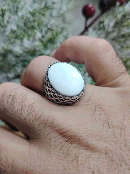 خاتم من حجر العطف الطبيعي البحري
صياغه ثقيلة وجميلة فضه عيار ٩٢٥
يوجد توصيل إلى جميع المحافظات
التواصل ع الخاص او ع الواتساب ***********
